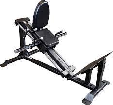 Muscul 50+ : machines ou poids libres, le meilleur choix
